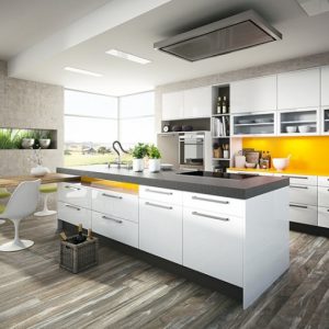 rodrix-küchenstudio-showroom-küche-dan-weiß-insel-glänzend-orange-panel