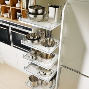 rodrix-küchenstudio-showroom-küche-dan-lade-weiß-kompakt-schrank