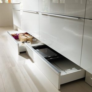 rodrix-küchenstudio-showroom-küche-dan-tieflade-weiß-lack