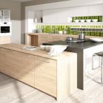 rodrix-küchenstudio-showroom-küche-holz-weiß-lack-modern-seitlilch