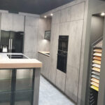 dan-kuechen-rodrix-showroom-neu-2022-beton3